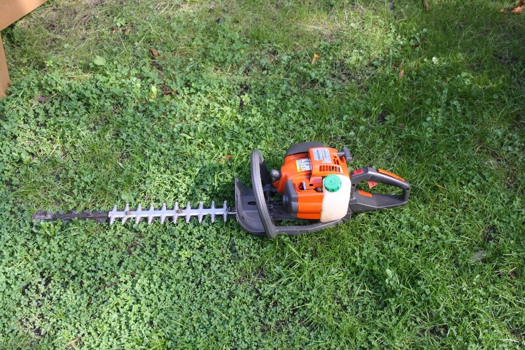 Husqvarna heggenschaar 325HD60 te koop voor 165 euro, Ophalen, Gebruikt, Benzine, Husqvarna