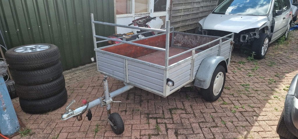 Saris aanhangwagen, Ophalen, Gebruikt
