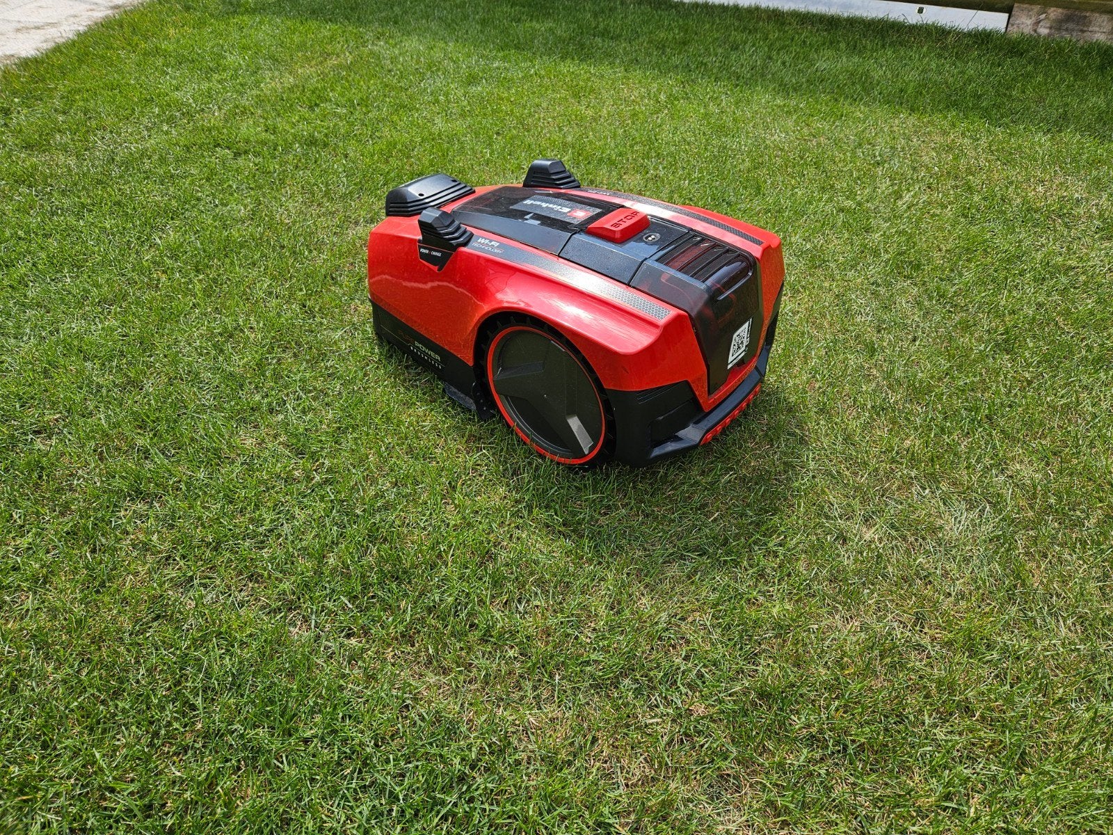 Foto 3 van Einhell Freelexo Cam Plus 600 Robotmaaier met AI Camera