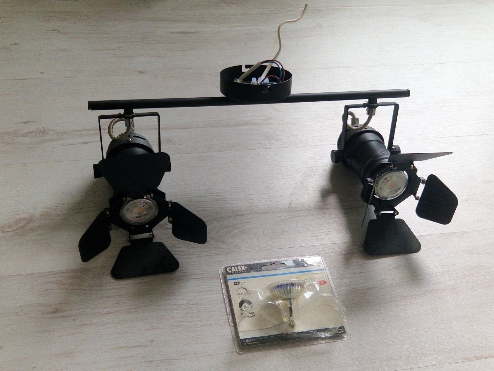 Spotlamp met gloednieuwe lamp, Gebruikt, GU10, Ophalen of Verzenden, LED