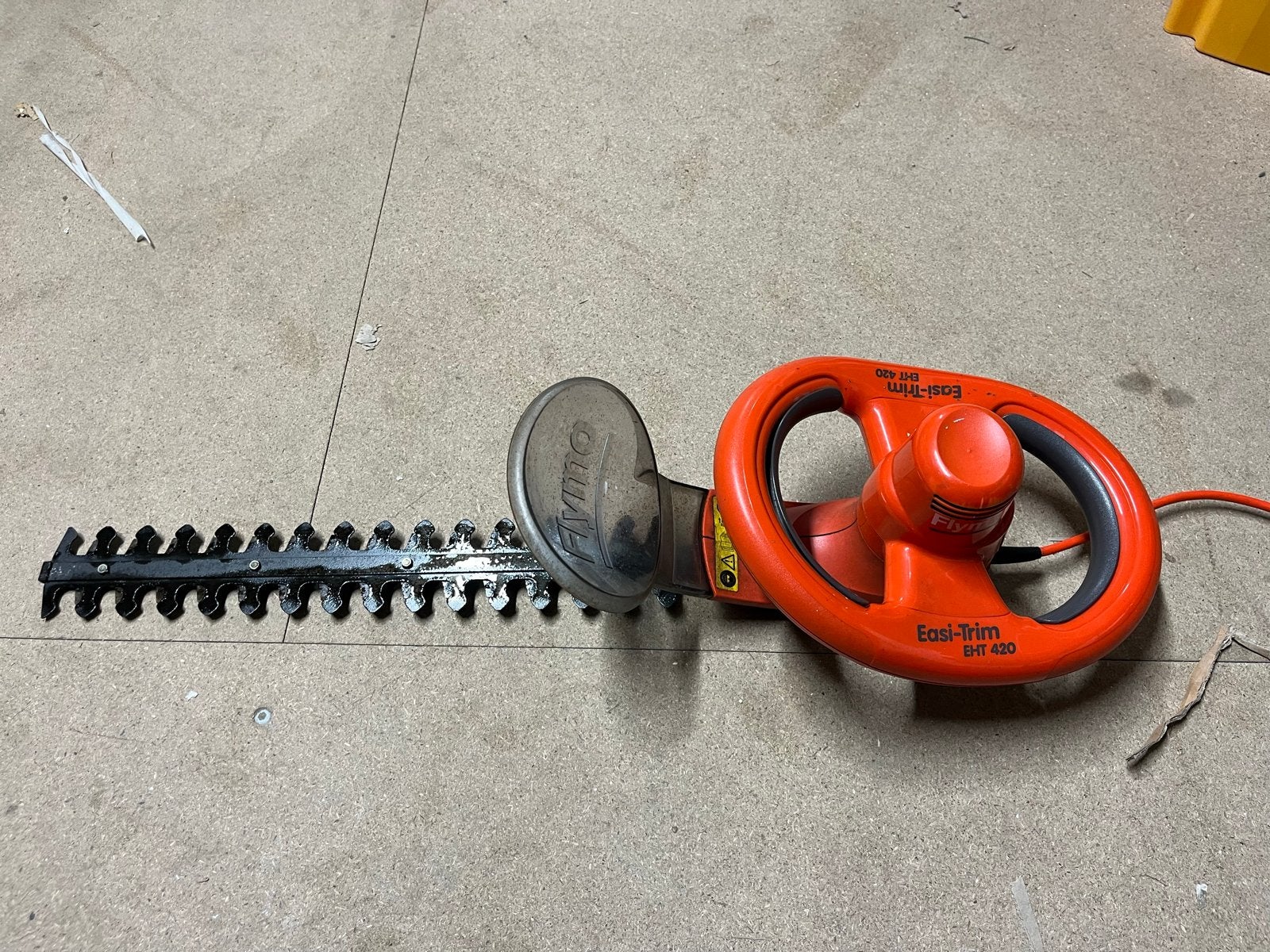 Flymo Heggenschaar Easi-trim EHT 420 - 42 cm zwaardlengte, Ophalen of Verzenden, Gebruikt, Elektrisch