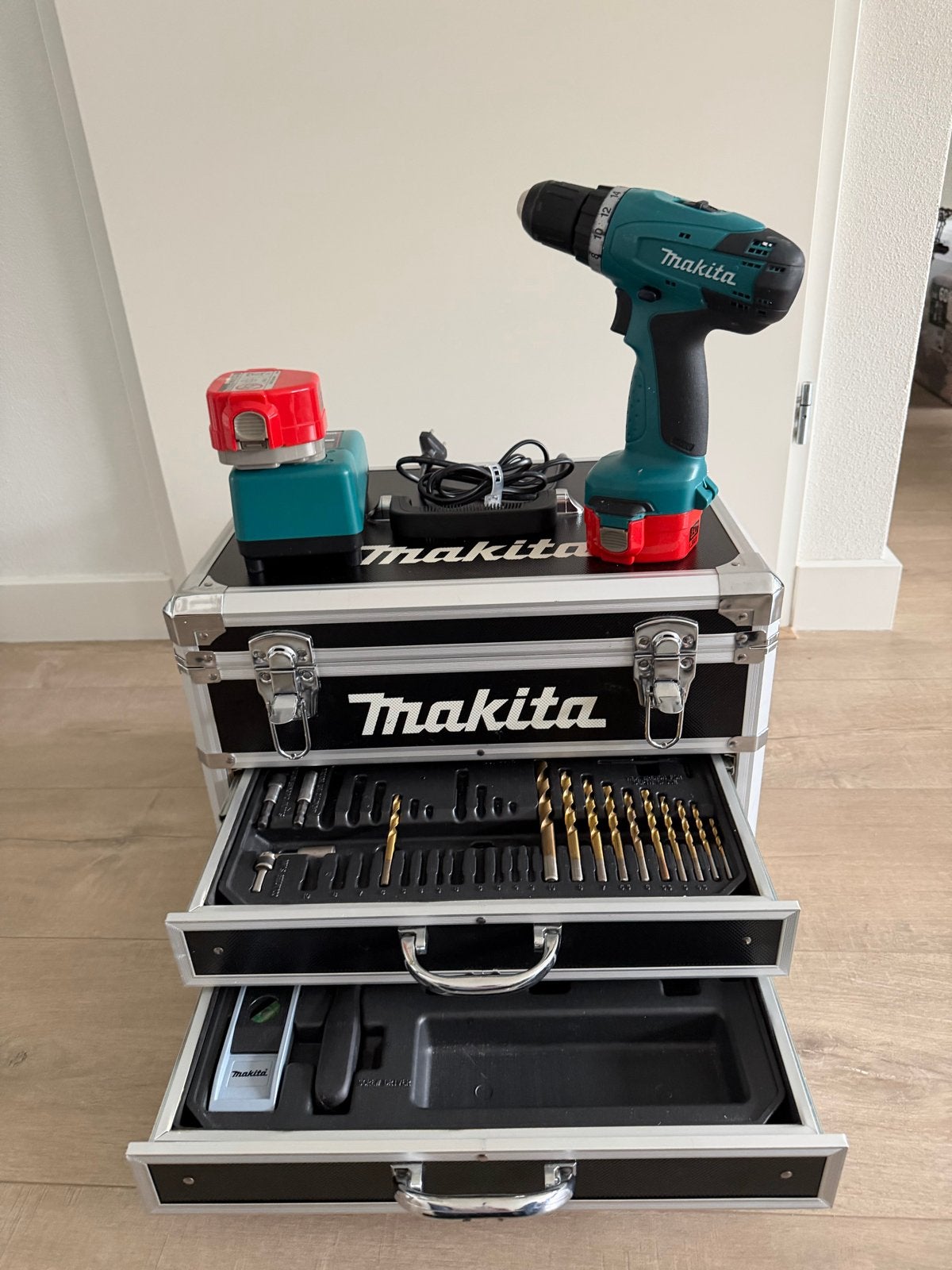 Foto 3 van Makita 6271D Accuboormachine + Complete Gereedschapsset