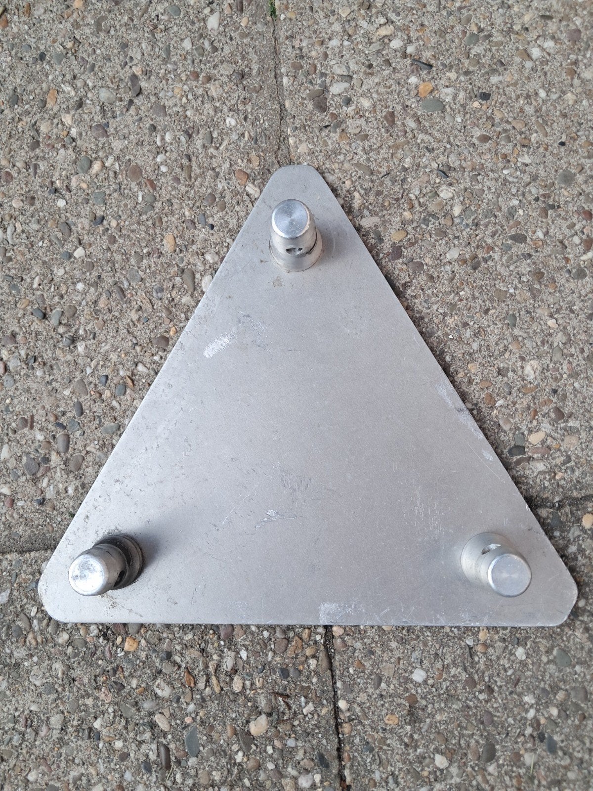 Milos FBPTC baseplate voor PRO-30 of Prolyte
– F-serie compa, Muziek en Instrumenten, Licht en Laser, Ophalen, Gebruikt, Overige typen