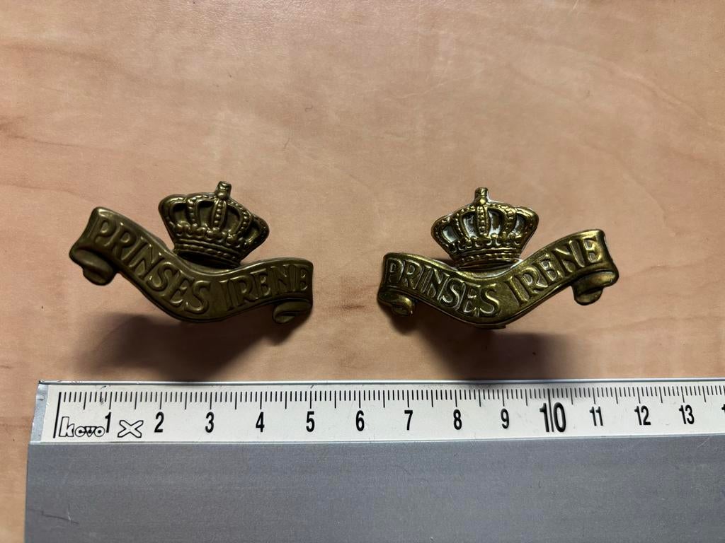 Set schouderemblemen jaren '50 Garde Fuseliers Prinses Irene, Verzenden, Landmacht, Nederland, Embleem of Badge