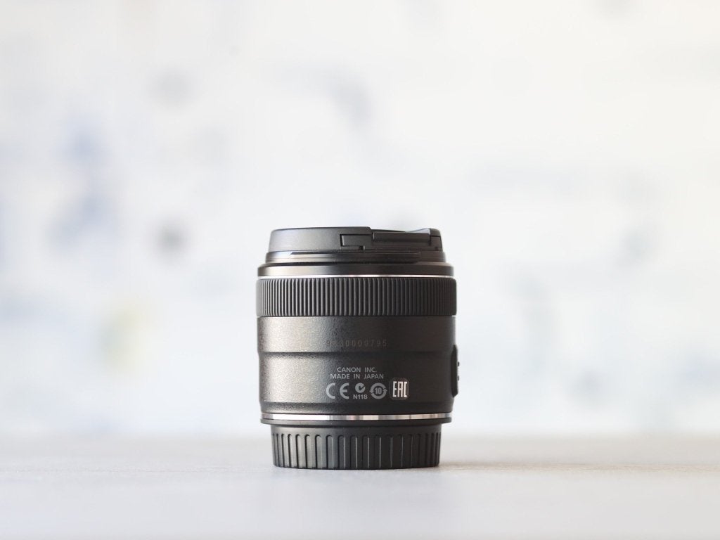 Canon EF 24mm f/2.8 IS USM + Canon EW-65B, Niet ingevuld, Verzenden, Niet ingevuld, Groothoeklens
