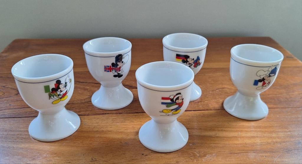 Set van 5 Disney eierdopjes - Mickey Mouse met vlaggen, Ophalen of Verzenden, Overige figuren, Zo goed als nieuw, Servies