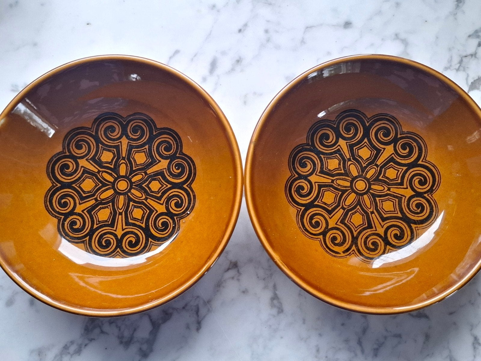 2x Biltons Ironstone vintage retro Keltisch patroon schaal, Verzenden