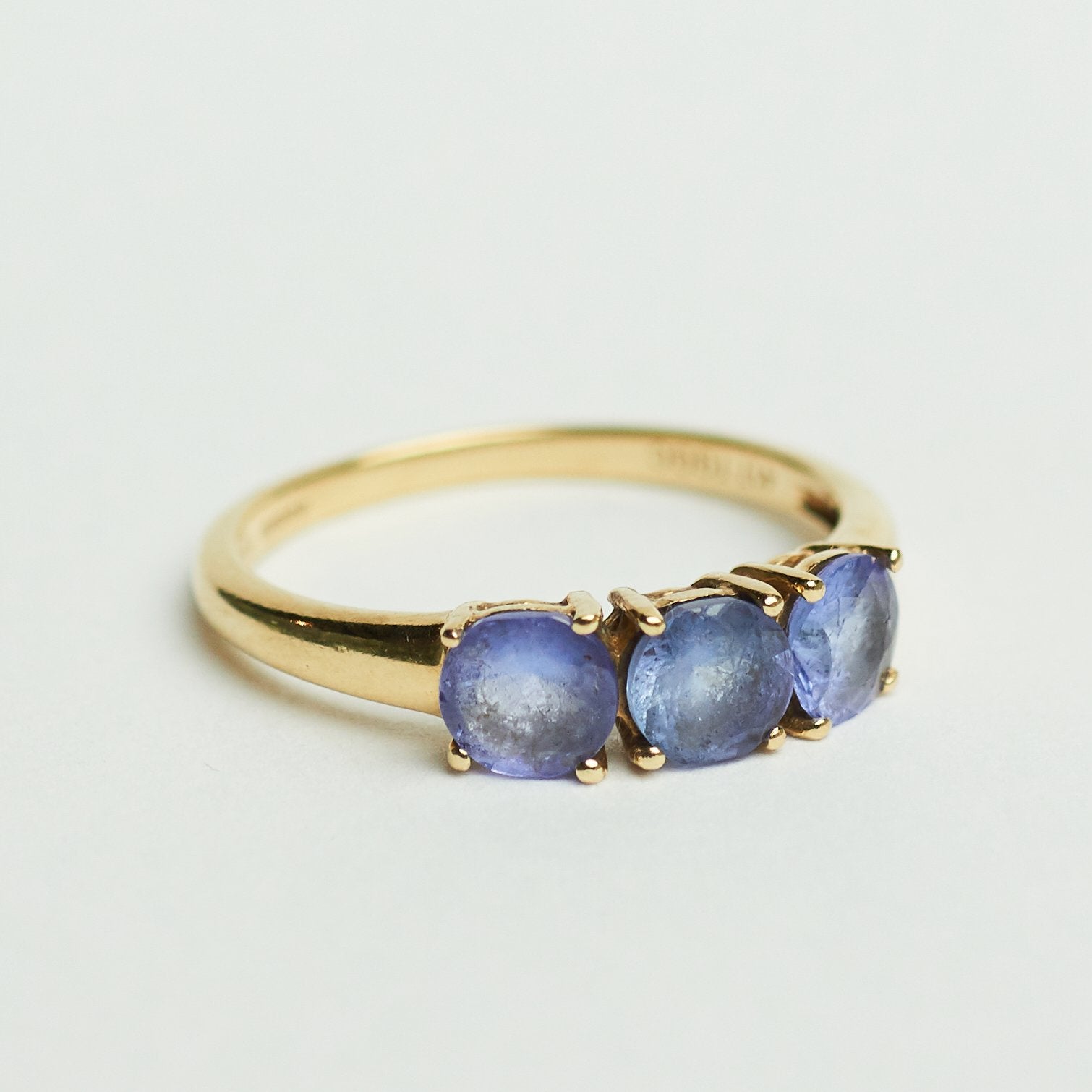 Vintage trilogie ring tanzaniet, Paars, Ophalen of Verzenden, Zo goed als nieuw, 17 tot 18