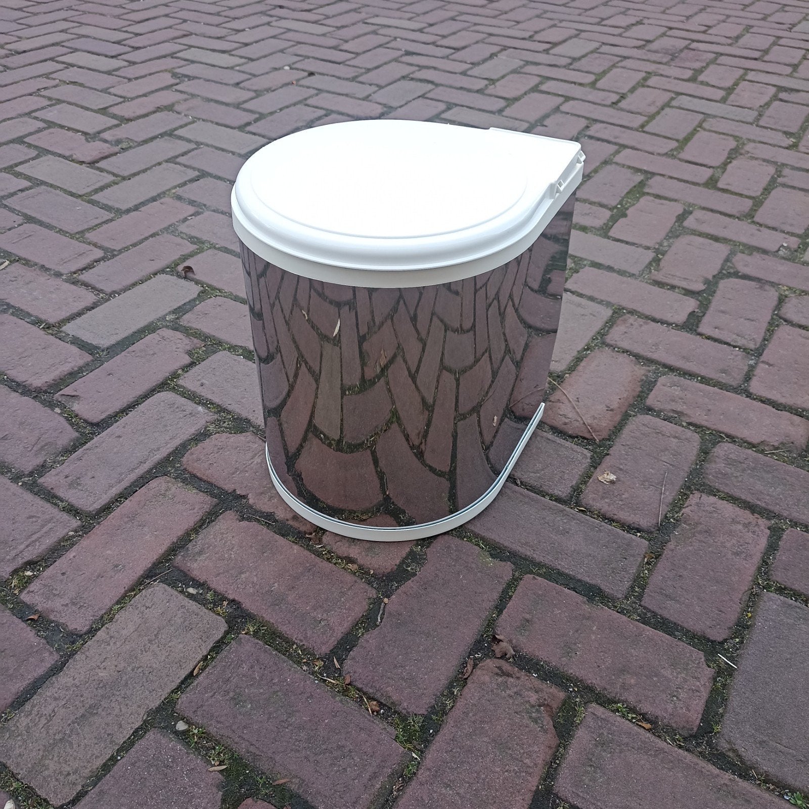 Keukenkast Prullenbak met zwenkdeksel - Chroom look, Ophalen, Kunststof, Gebruikt, 50 tot 75 cm