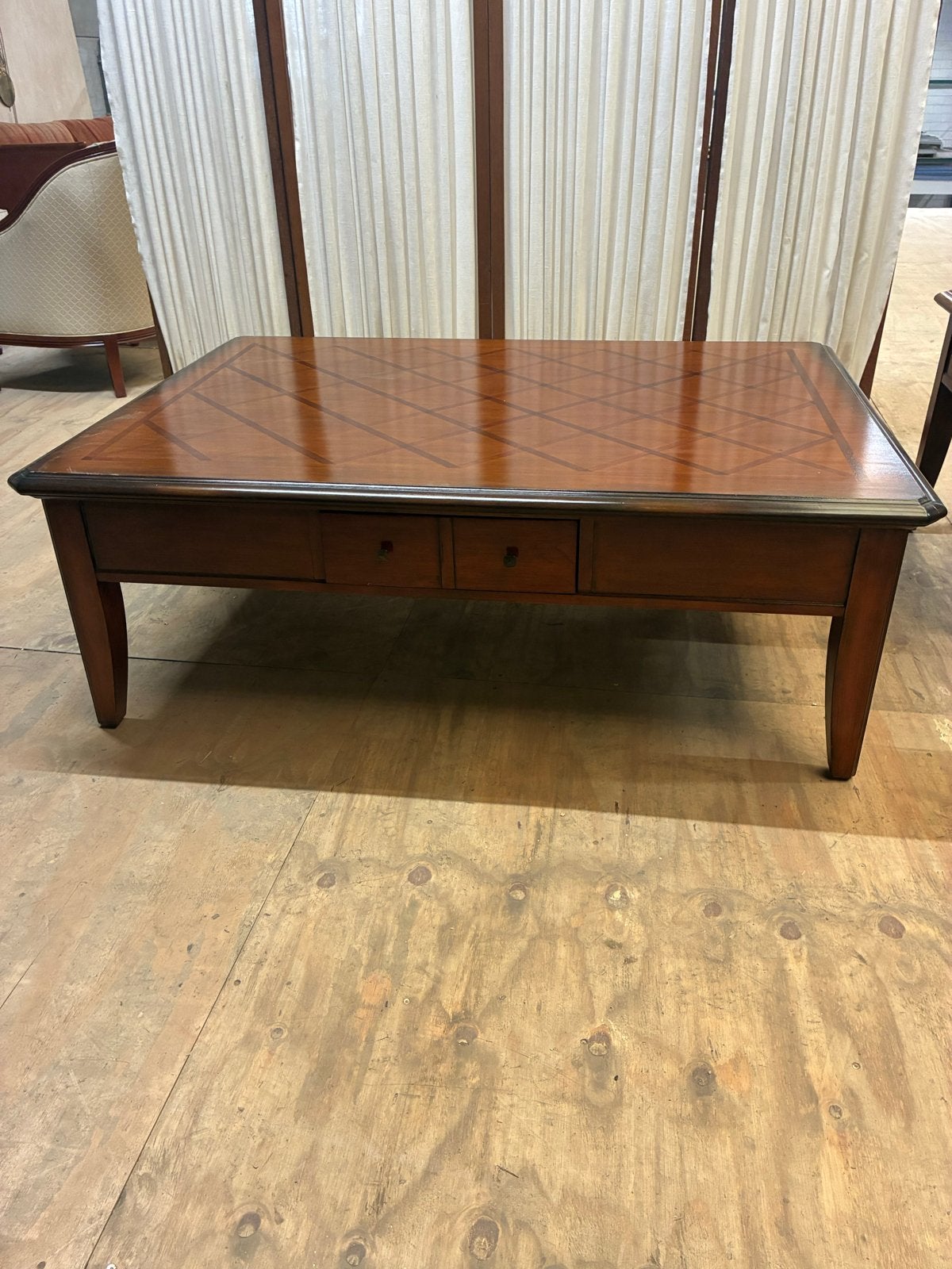 Klassieke salontafel met lades en patroonblad, Ophalen, Gebruikt, 100 tot 150 cm, 150 tot 200 cm