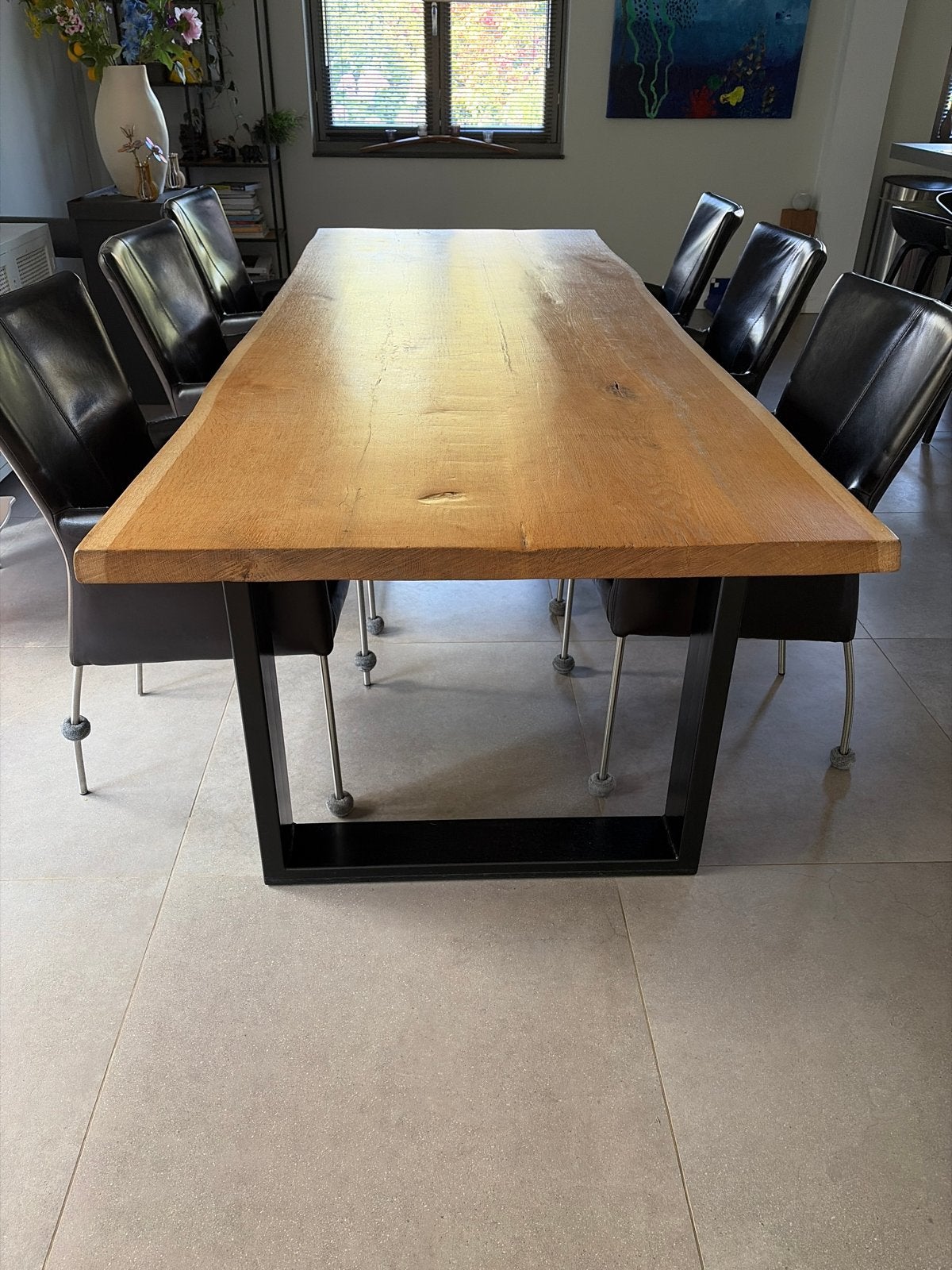 Eikenhouten eettafel (6-8 personen) met metalen onderstel