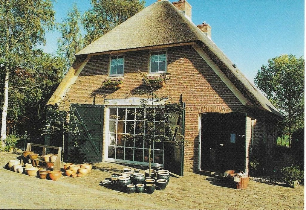 Bronkhorst- -Potterie en droogbloemenatelier., Ophalen of Verzenden, 1980 tot heden, Ongelopen, Gelderland
