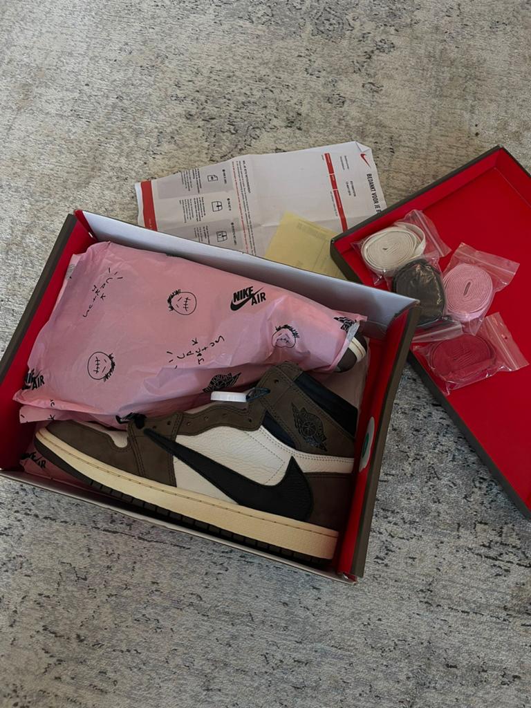 Nike jordan 1 retro high OG SP Travis Scott Mocha EU 44, Kleding | Heren, Schoenen, Bruin, Nieuw, Ophalen of Verzenden, Sneakers of Gympen