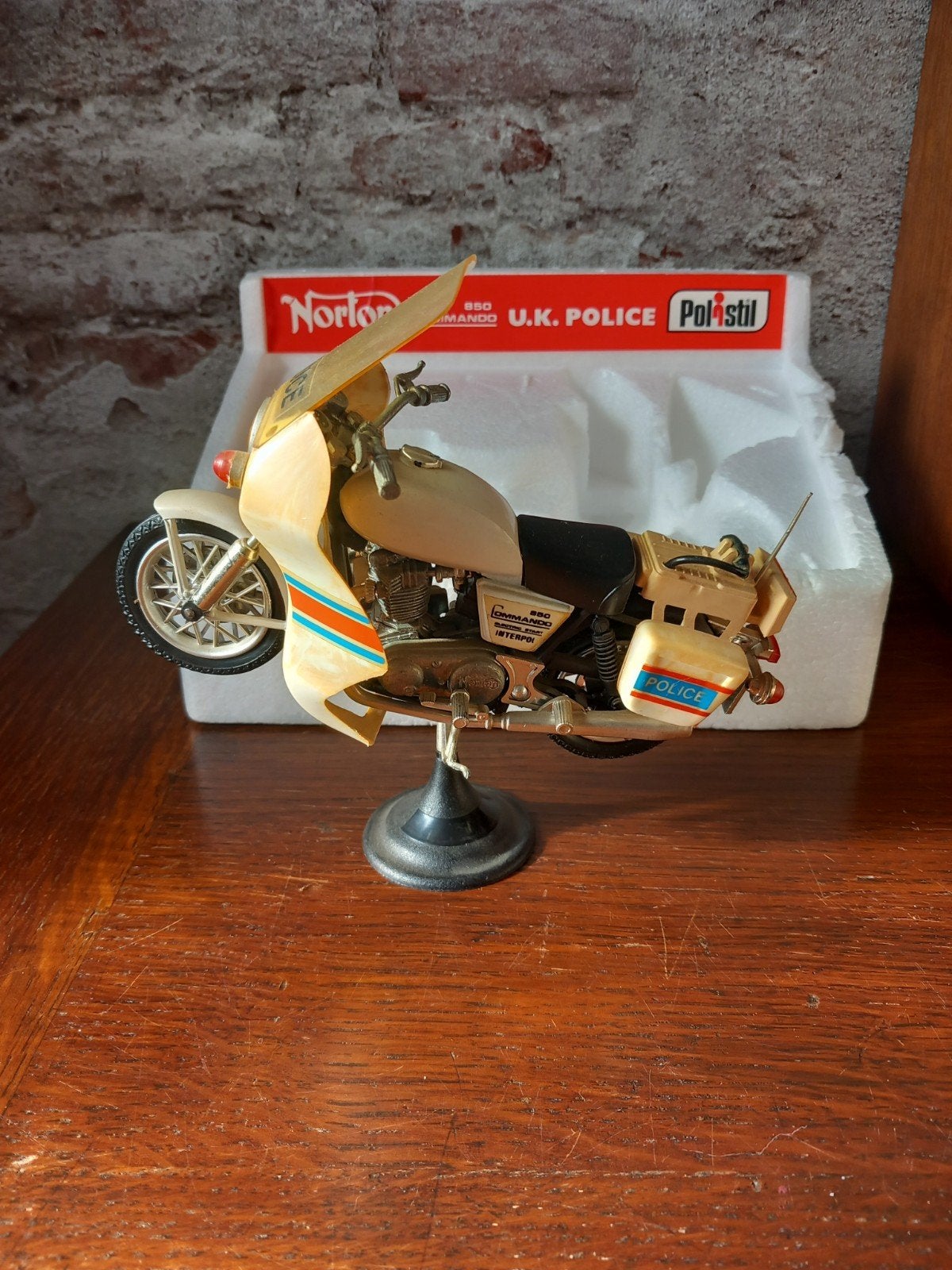 Polistil Norton 850 Commando U.K. Police schaalmodel, Overige merken, Gebruikt, 1:32 tot 1:50, Overige typen