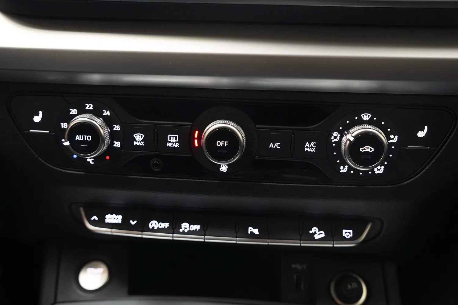 Foto 8 van Audi Q5 40 TFSI quattro S line Black [ Virtual Plus Stoelver