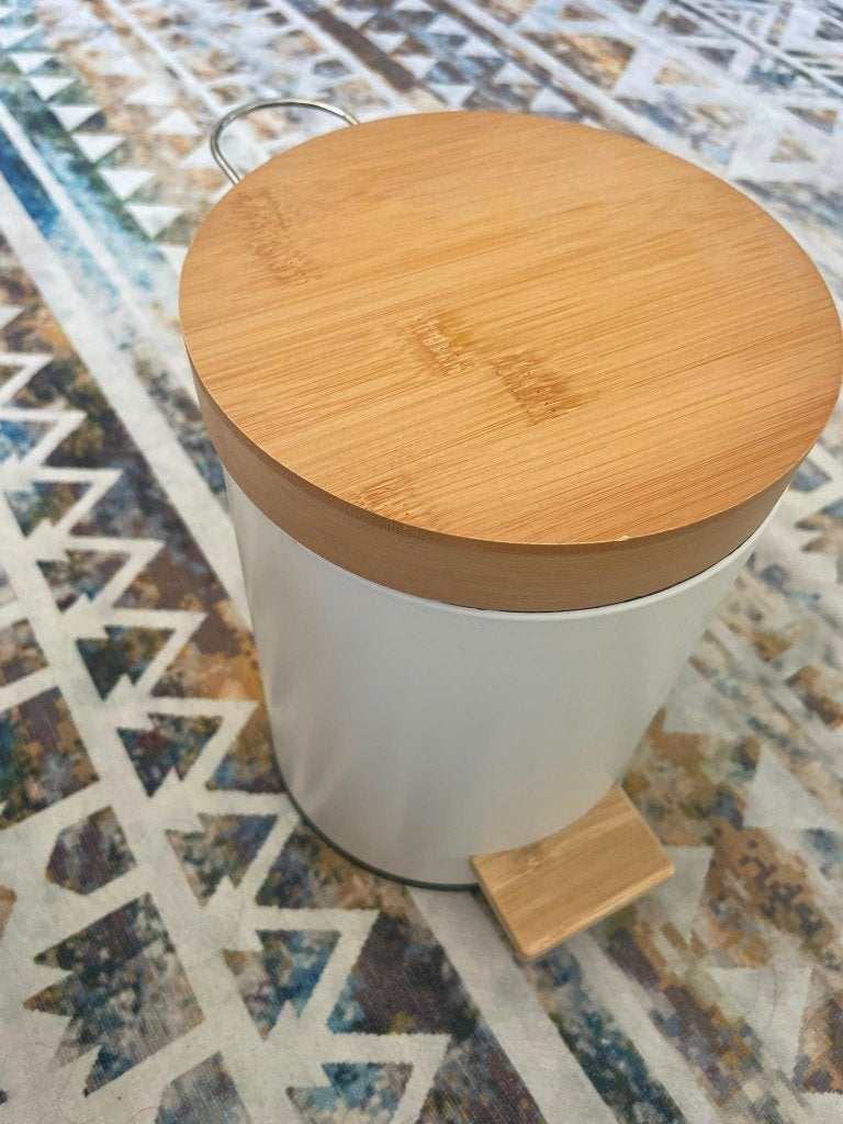 White office trash can, Ophalen, Kunststof, Met pedaal, Nieuw