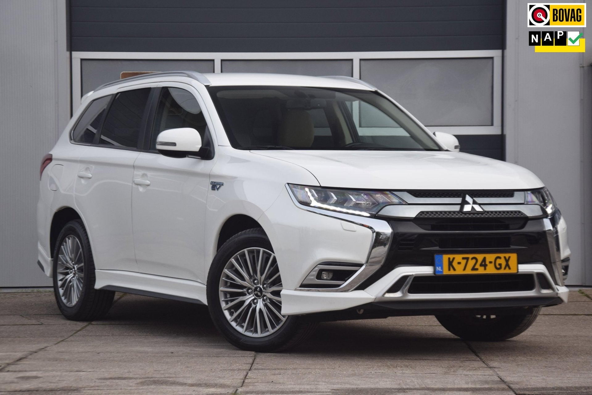 Mitsubishi Outlander 2.4 PHEV Pure+ SIDE SKIRTS/TREKHAAK/LEE, Auto's, Automaat, 135 pk, Euro 6, 4 cilinders