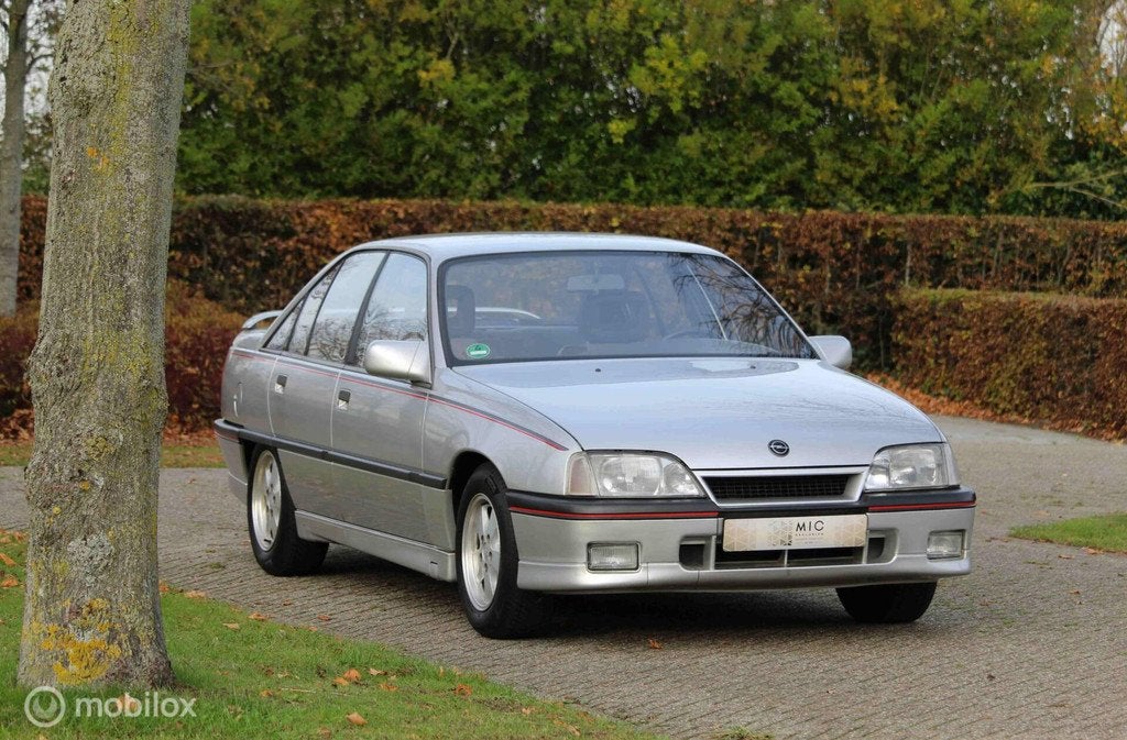 Zeldzaam icoon! |Opel Omega 3.0i 3000 | 1987 | MRB vrij!, Auto's, Oldtimers, Achterwielaandrijving, Metallic lak, 2969 cc, 156 pk