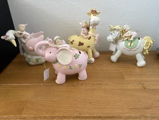 spaarpot baby dieren figuur roze met sleutel in doos, Ophalen of Verzenden, Nieuw