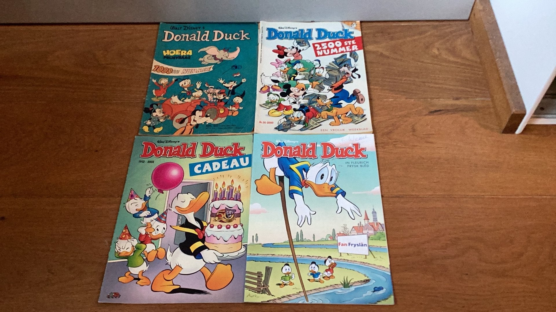4 bijzondere Donald Duck weekbladen. Nr 1000, 2500, 50jaar, Meerdere comics, Ophalen of Verzenden, Gelezen, Europa