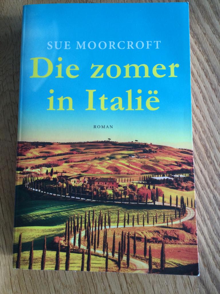 Die zomer in Italië-Sue Moorcroft, Ophalen of Verzenden, Gelezen