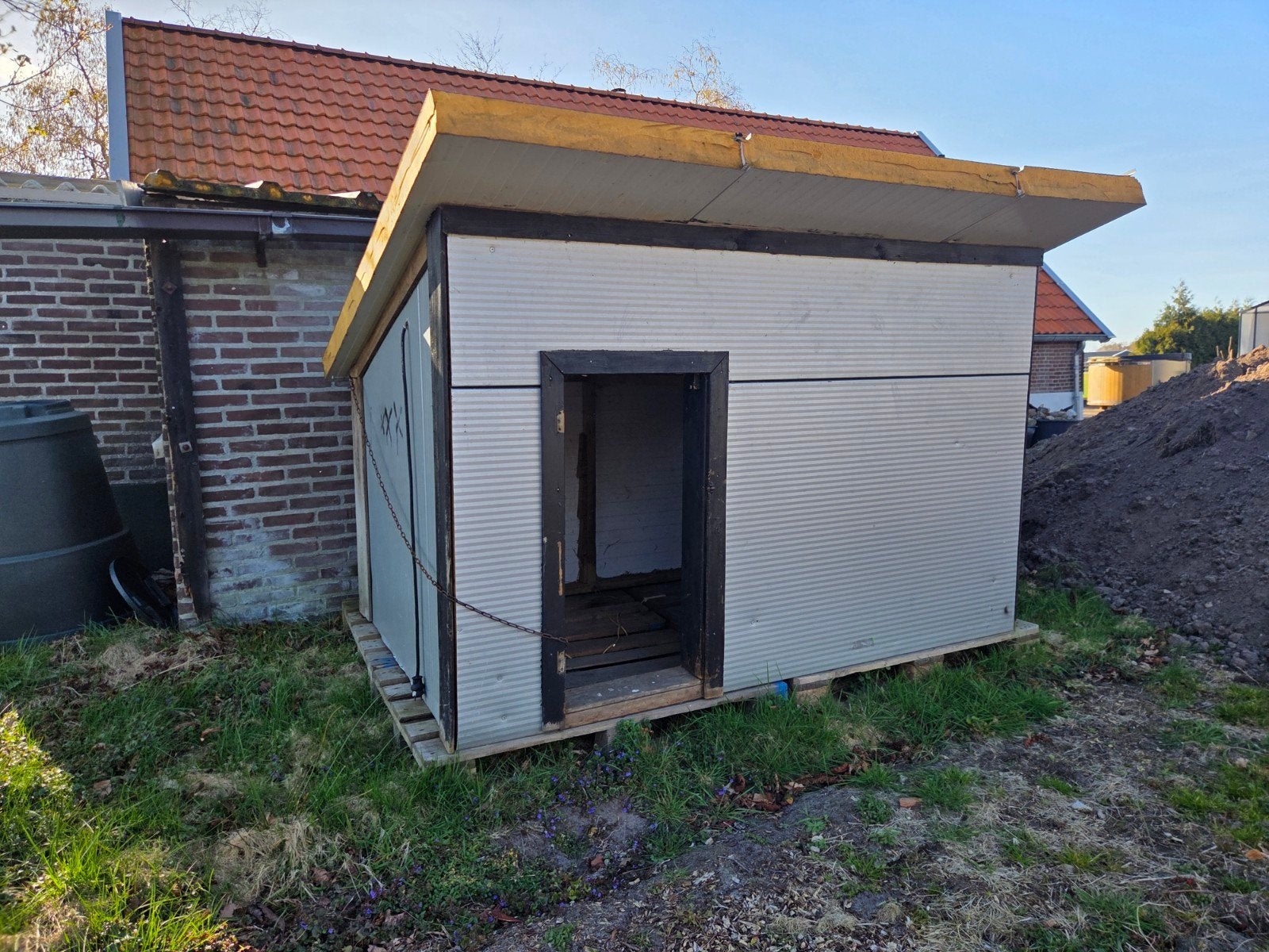 Geïsoleerde, Ophalen, 110 cm of meer, Hondenhok, 100 cm of meer
