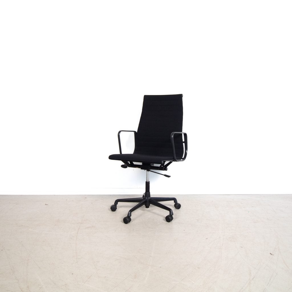 Vitra EA 119 Bureaustoel Zwart Hopsak - Zwart, Niet ingevuld, Zo goed als nieuw, Niet ingevuld, Niet ingevuld