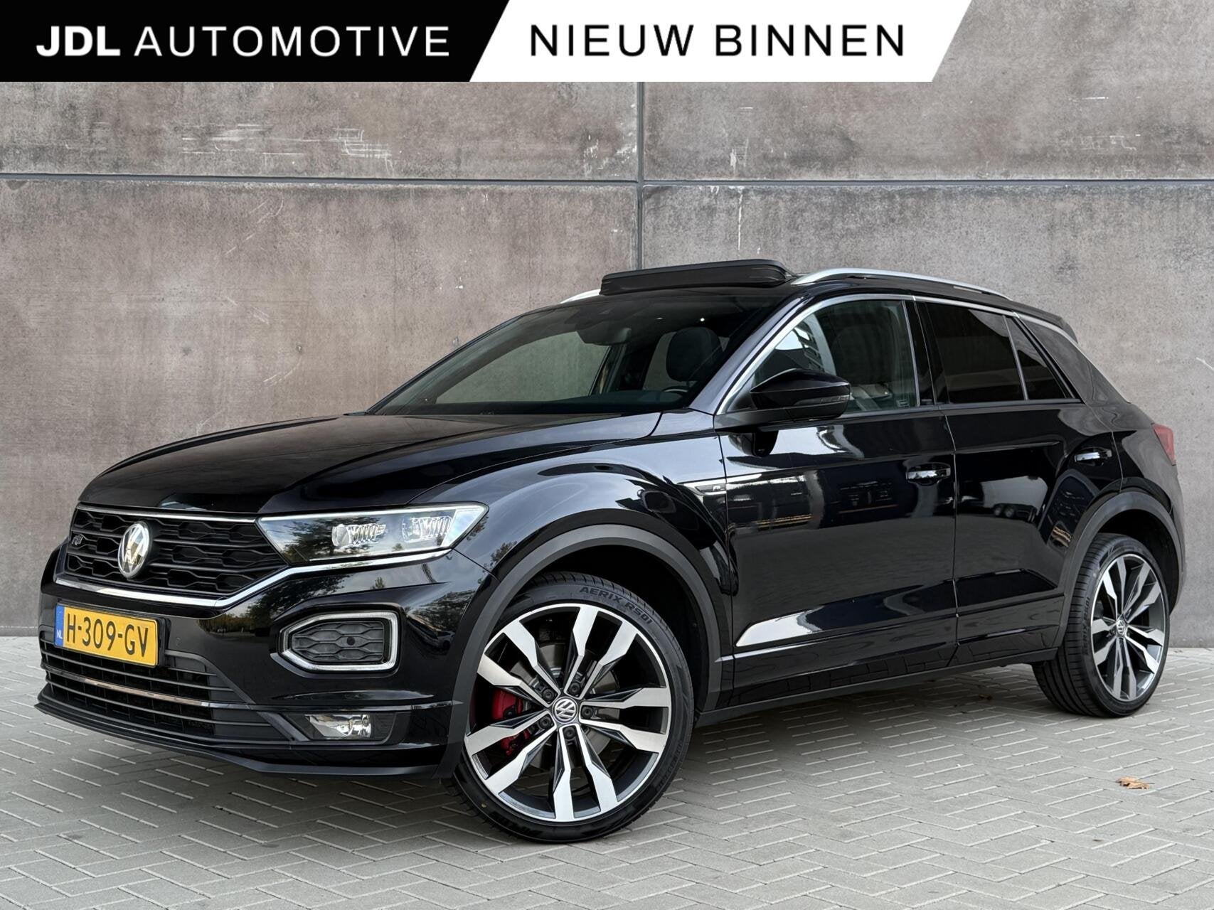 Volkswagen T-Roc 1.5 TSI Sport Business R-Line | Panorama da, Auto's, Stof, 4 cilinders, Zwart, Origineel Nederlands