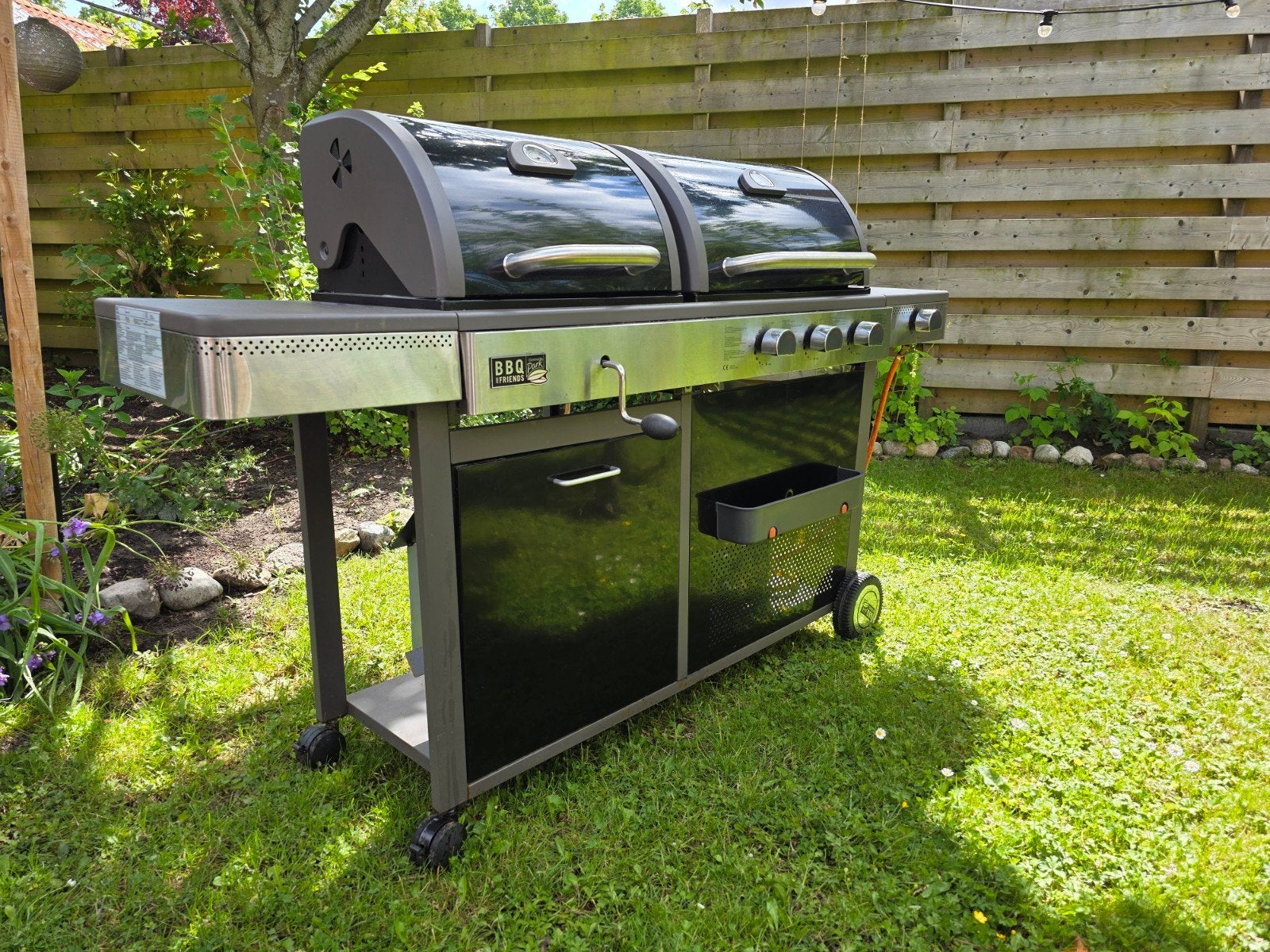 Central Park BBQ Friends Barbecue met zijbrander, Tuin en Terras, Ophalen of Verzenden