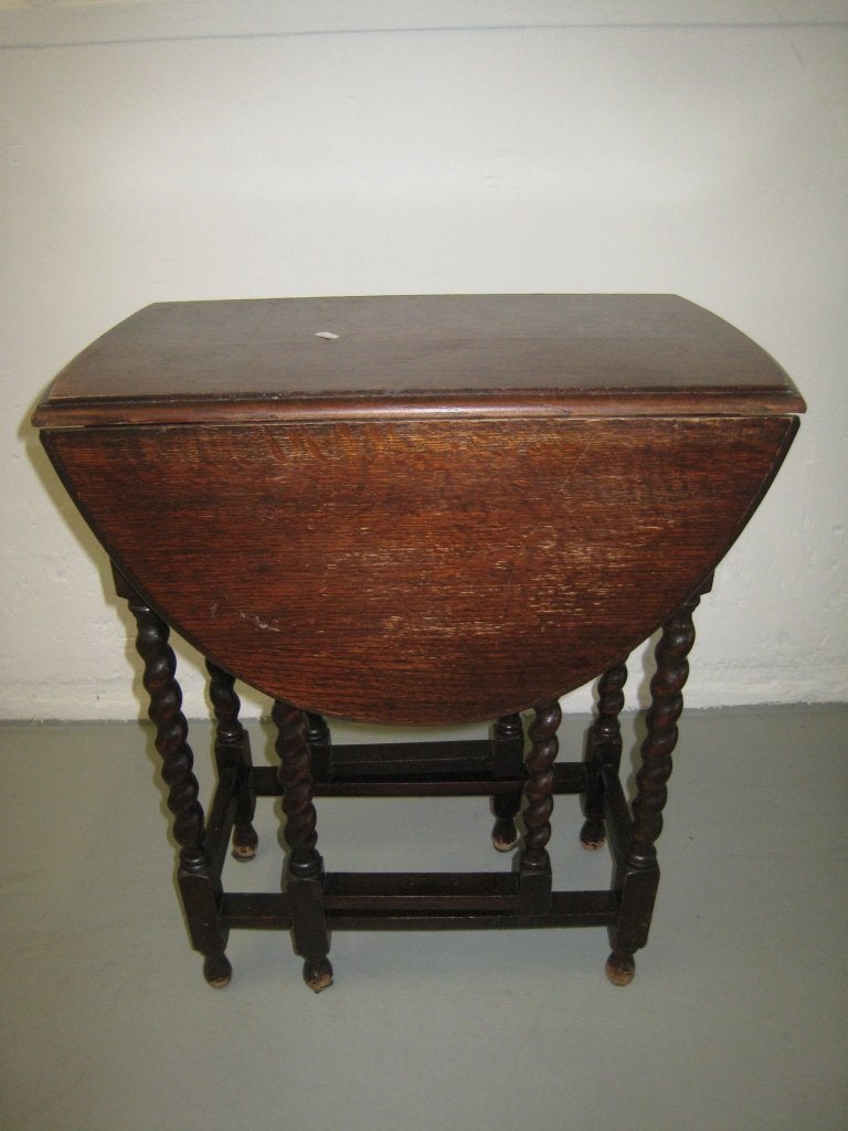 Antieke drop leaf bijzettafel met getorste poten