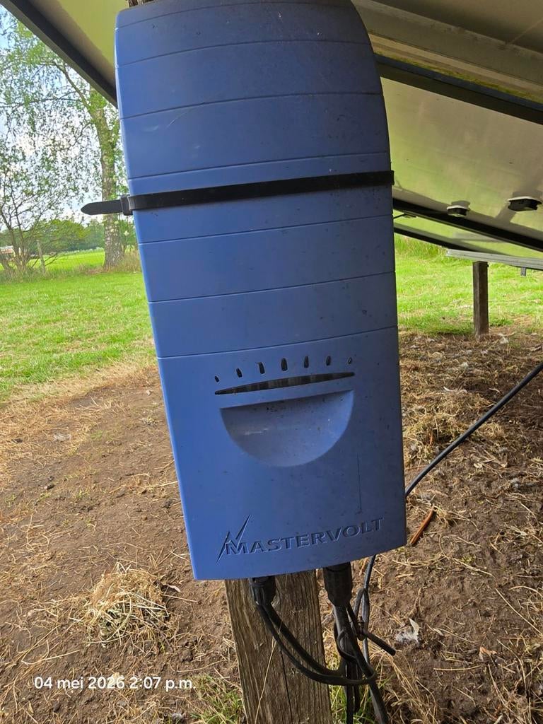 3 omvormers mastervolt type soladin 600, Ophalen