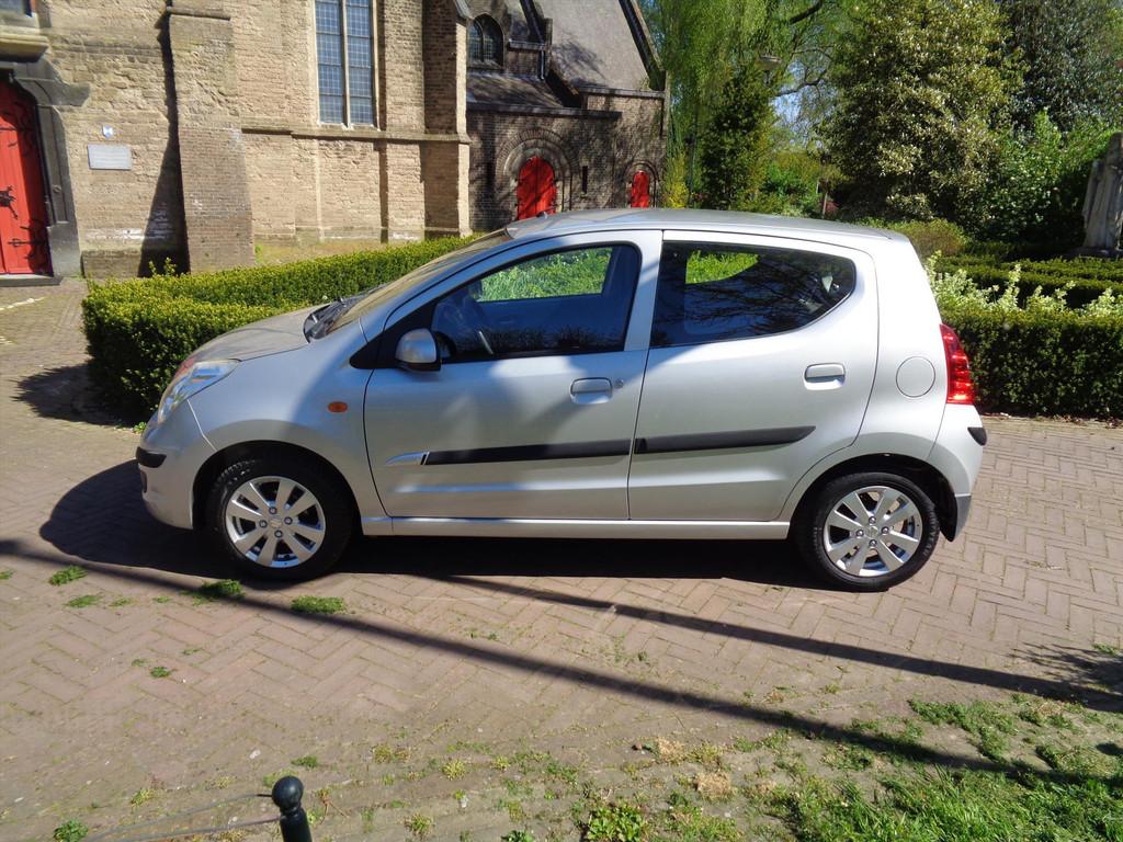 SUZUKI Alto 1.0 Exclusive, nw koppeling met garantie !, Voorwielaandrijving, Euro 5, Stof, Gebruikt