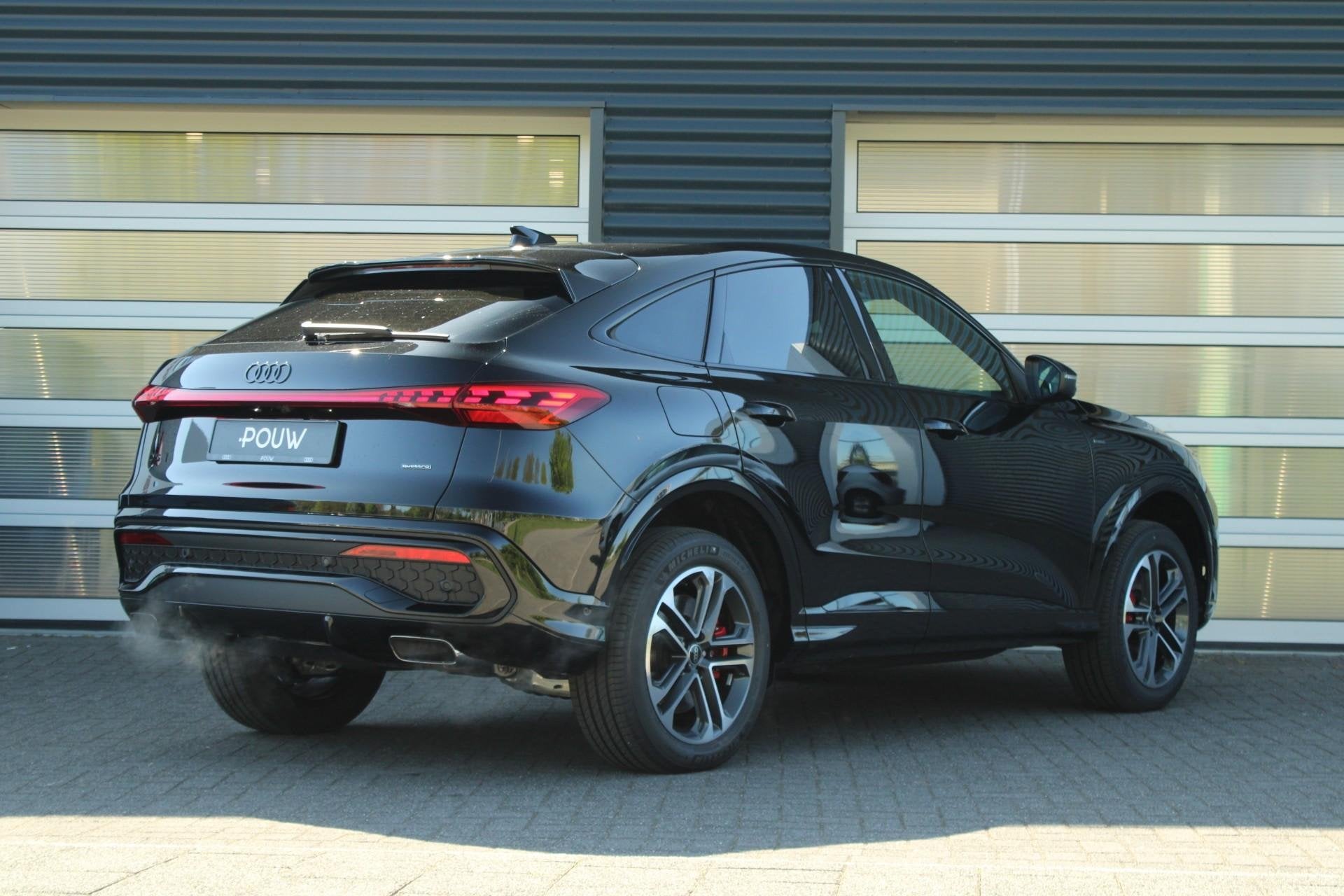 Audi Q5 Sportback 2.0 TFSI e-hybrid quattro S Edition Compet, Auto's, Audi, Automaat, 12 maanden, Automatische klimaatregeling