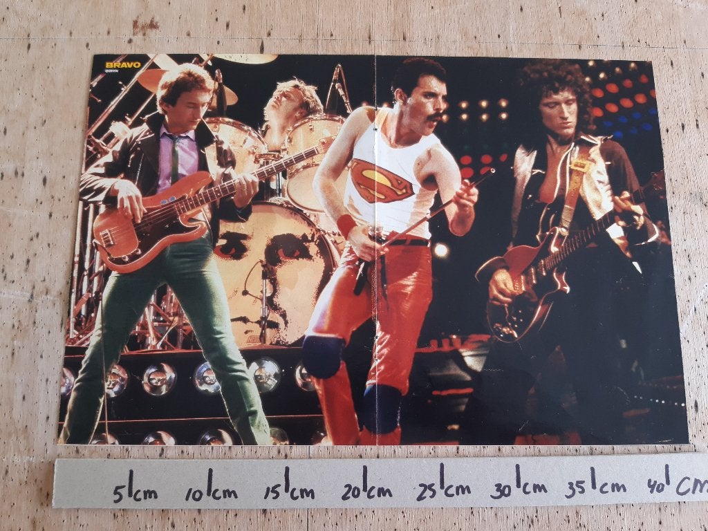 Poster Queen Bob Dylan Bravo Maat A3 28x42 cm, Verzamelen, Gebruikt, Rechthoekig Liggend, Ophalen of Verzenden, A1 t/m A3