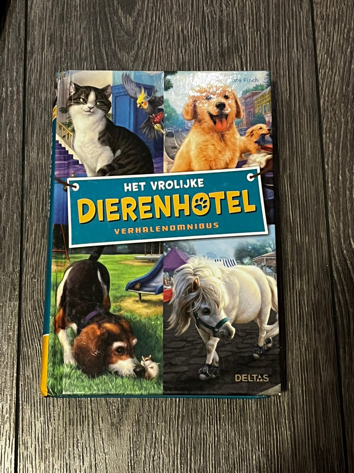 Kate Finch - Het vrolijke dierenhotel, Boeken, Ophalen, Fictie algemeen, Kate Finch, Zo goed als nieuw