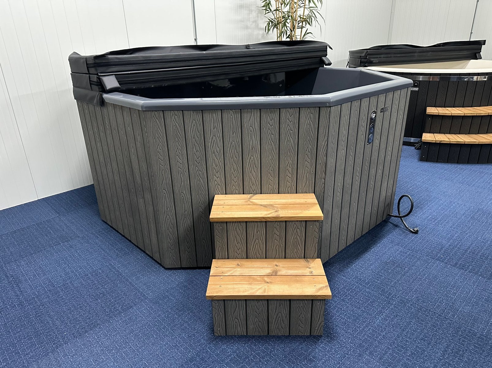AANBIEDING octagon hottub 240x240 cm hottub jacuzzi, Ophalen of Verzenden, Nieuw, Trap