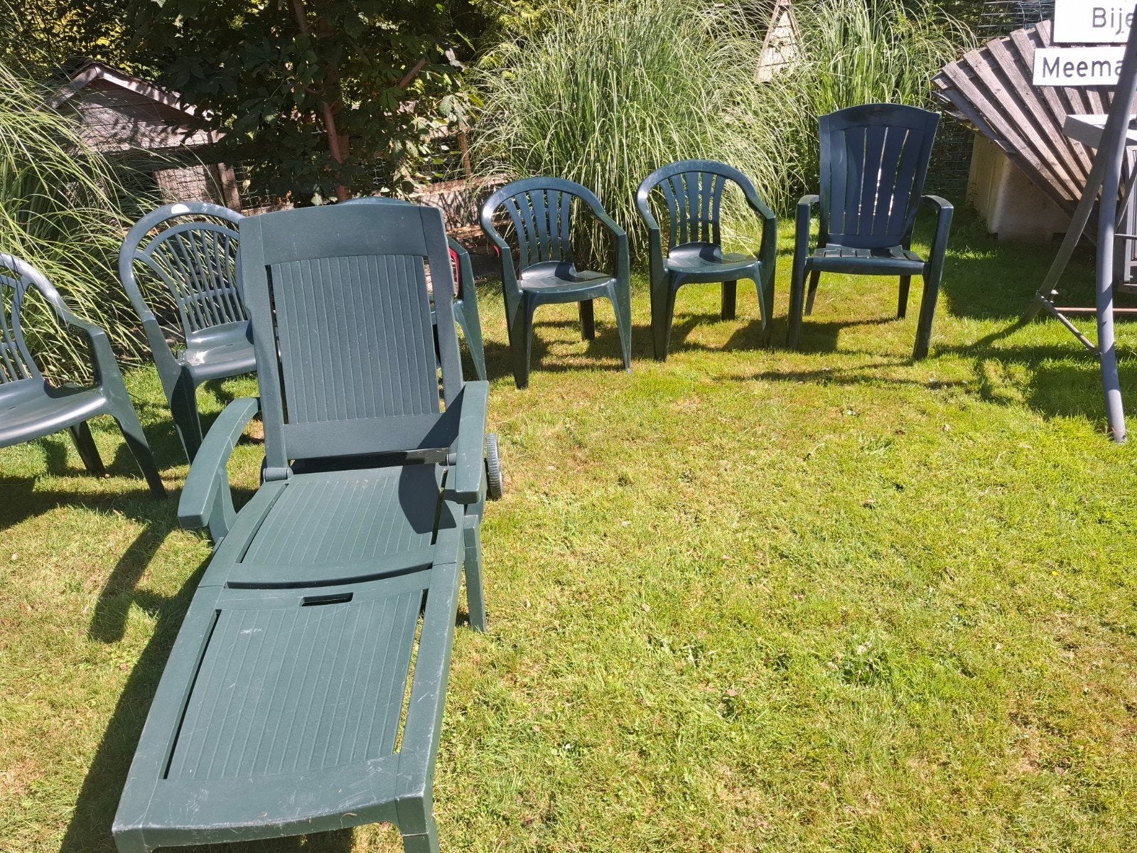 tuinset  en een ligstoel, Ophalen, Gebruikt, Kunststof, Stapelbaar