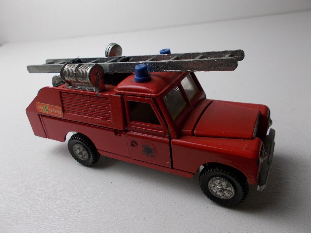 1974 Dinky Toys 282 109 WB LAND ROVER FIRE APPLIANCE I.g.st., Ophalen of Verzenden, Zo goed als nieuw, Auto, Dinky Toys