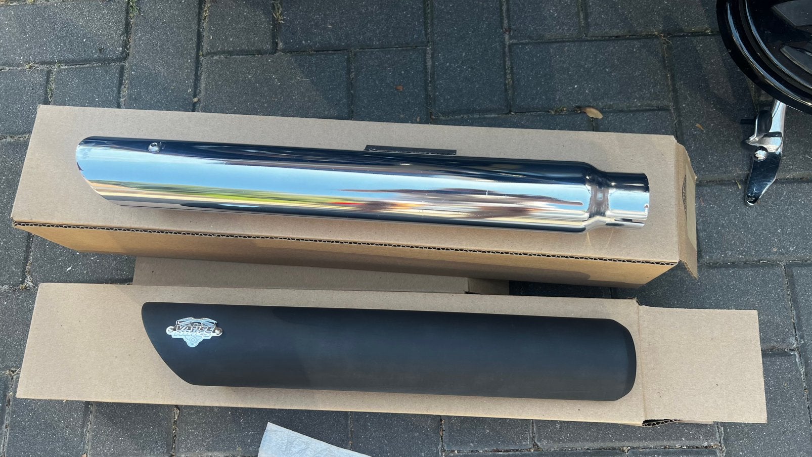Vance& Hines twin slash slip-on mufflers Black, Motoren, Onderdelen | Harley-Davidson, Ophalen of Verzenden, Nieuw