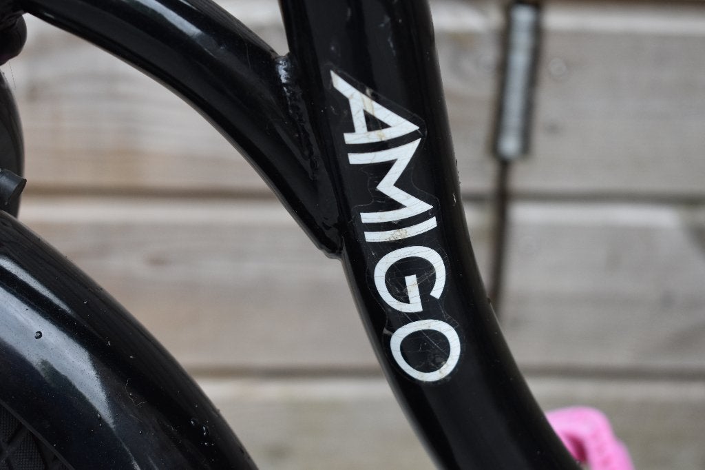 kinderfiets AMIGO 16 inch zwart/rose met beurt als nieuw, Ophalen, Terugtraprem, 16 tot 20 inch, Zo goed als nieuw
