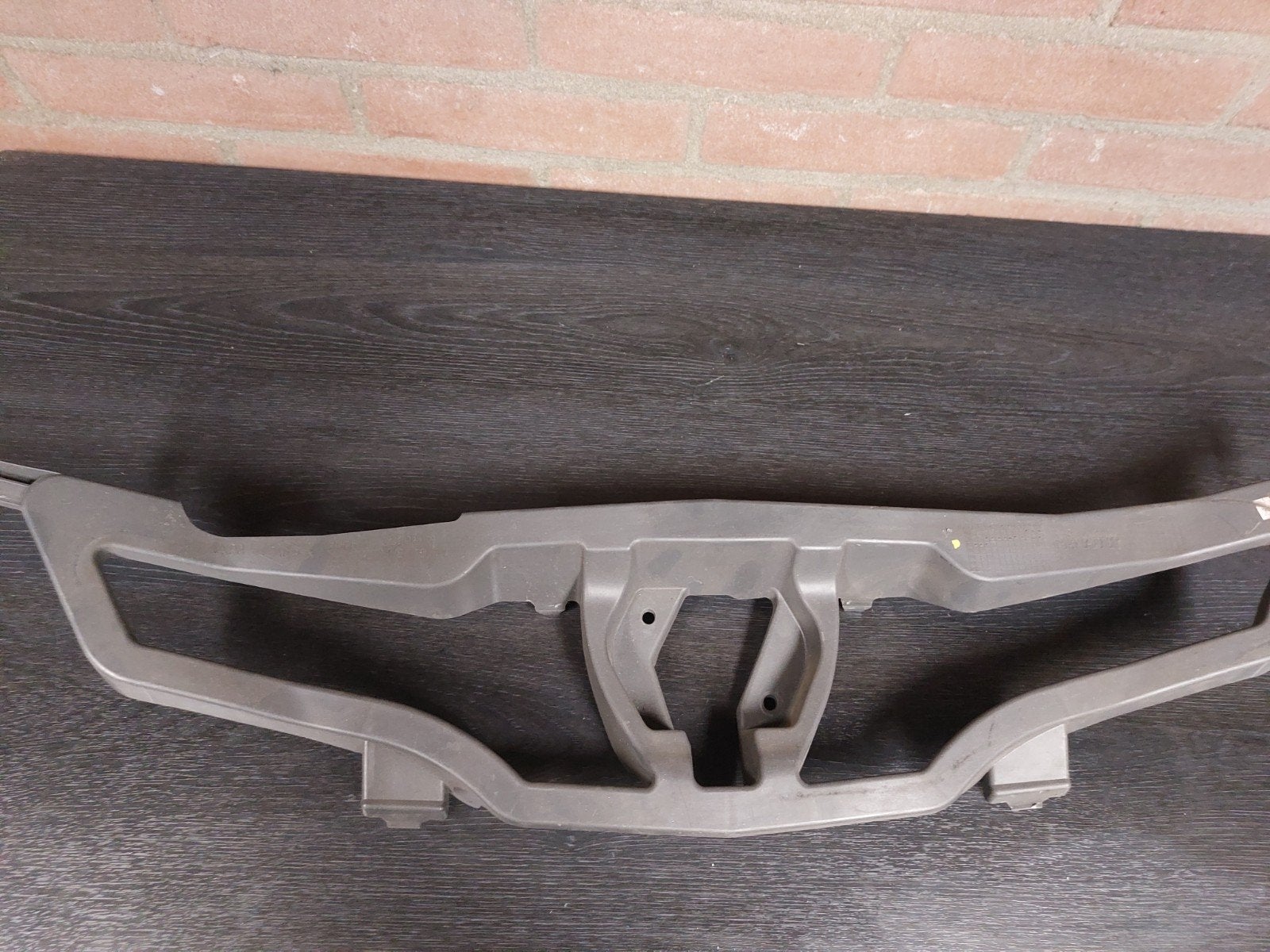 Grill bumper steun - 628169950R - Renault Clio IV 0.9, Gebruikt, Ophalen of Verzenden, Bumper, Renault