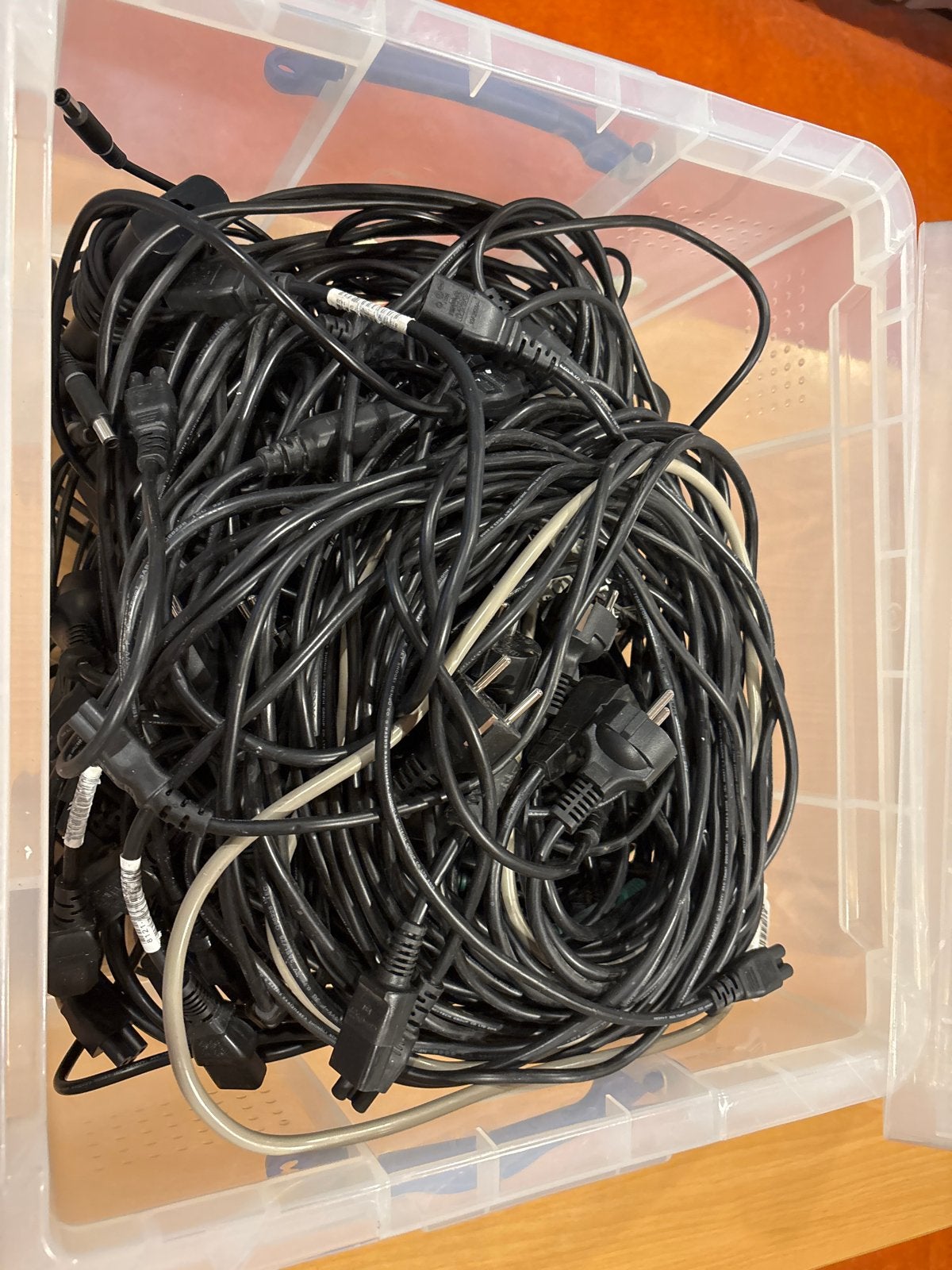 Partij stroomsnoeren en Dell adapters met brede pluggen, Ophalen, Gebruikt