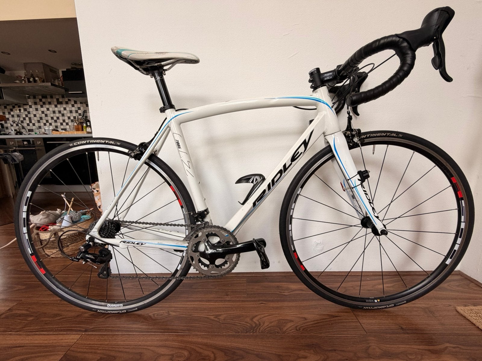Racefiets – Ideale instapfiets | Framemaat 53 (M), Fietsen en Brommers, Fietsen | Racefietsen, Gebruikt, Aluminium, Dames, Meer dan 20 versnellingen