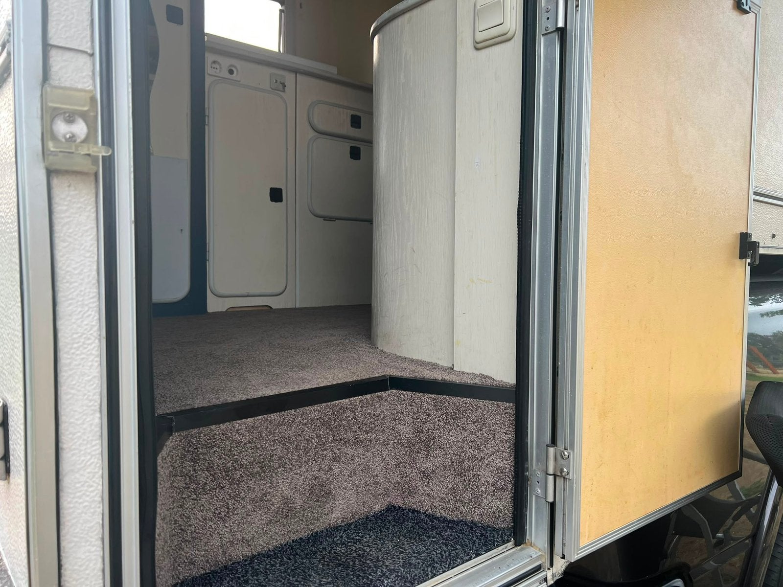Pick up afzet camper unit, Particulier