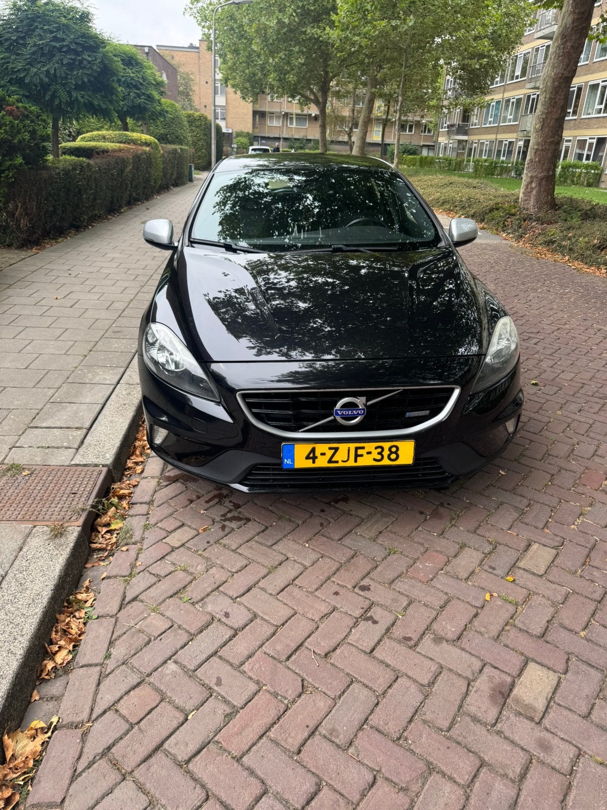 Volvo V40 2.0 D4 190PK 2014 Zwart, Auto's, Voorwielaandrijving, Zwart, Leder en Stof, Zwart