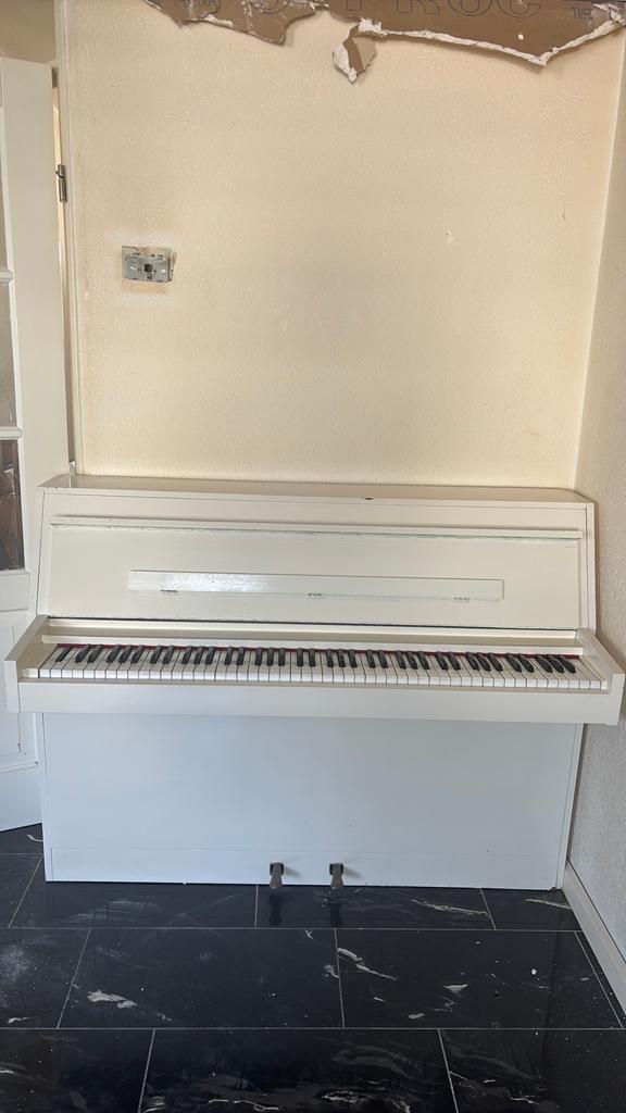 Piano moet deze maand weg!, Muziek en Instrumenten, Piano's, Ophalen of Verzenden, Gebruikt, Wit