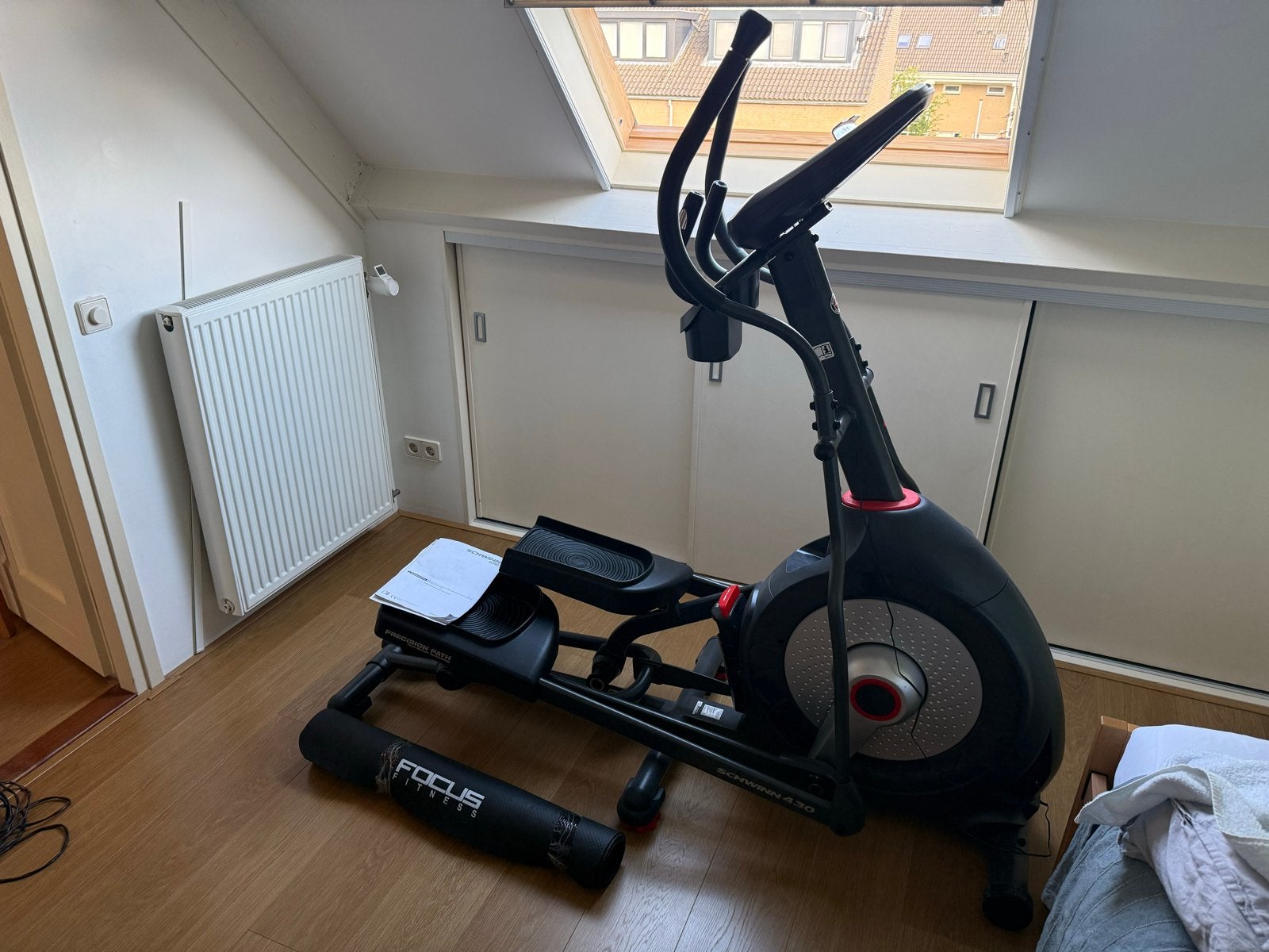 Schwinn 430i Crosstrainer - Zo goed als nieuw, Sport en Fitness, Fitnessapparatuur, Zo goed als nieuw, Crosstrainer, Armen, Metaal