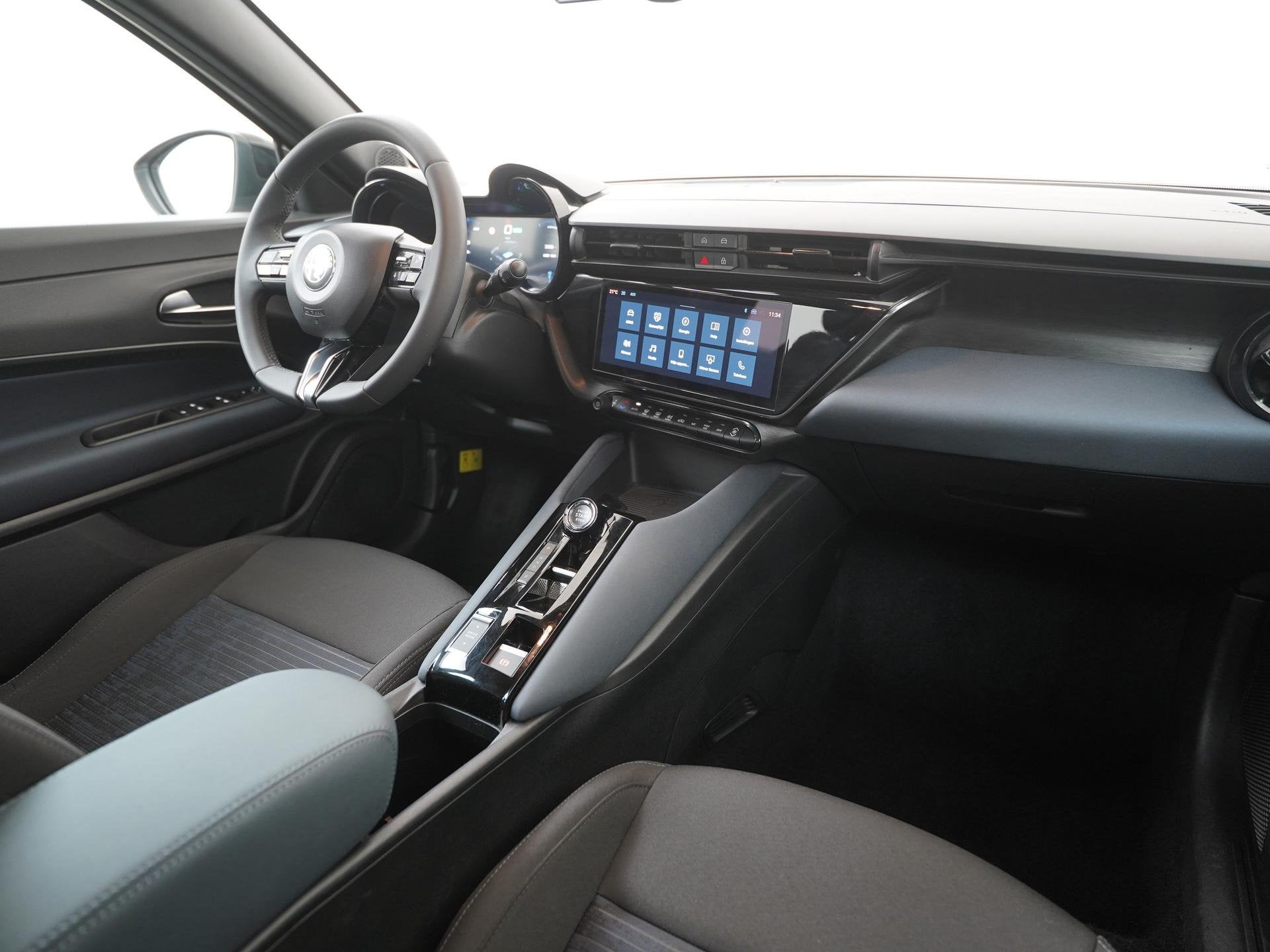 Alfa Romeo Junior Elettrica 54 kWh | SOH 96% | Carplay | Ada, Stof, Gebruikt, Parkeersensor, Wit