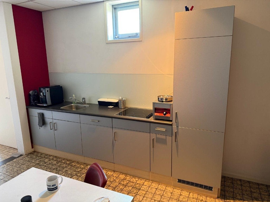 Keuken uit bedrijfskantine, Huis en Inrichting, Keuken | Complete keukens, Ophalen, Overige typen, Zo goed als nieuw, Kunststof