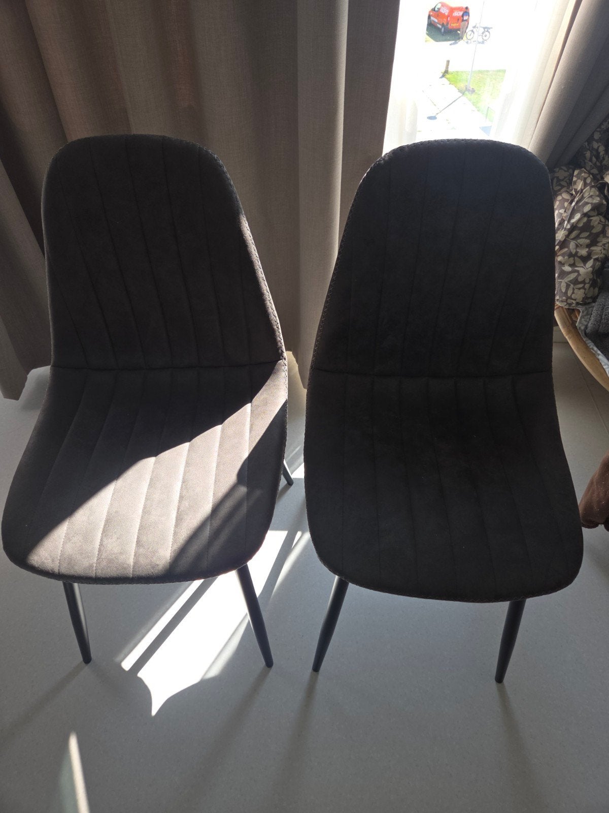 Twee comfortabele eetkamerstoelen - Ophalen in Lelystad, Huis en Inrichting, Stoelen, Gebruikt, Twee, Ophalen of Verzenden, Stof